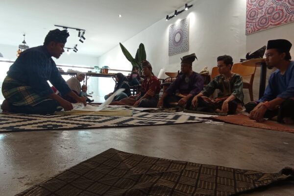 panah-lagendBENGKEL ASAS-LIPATAN DESTAR-PENGENALAN (1)