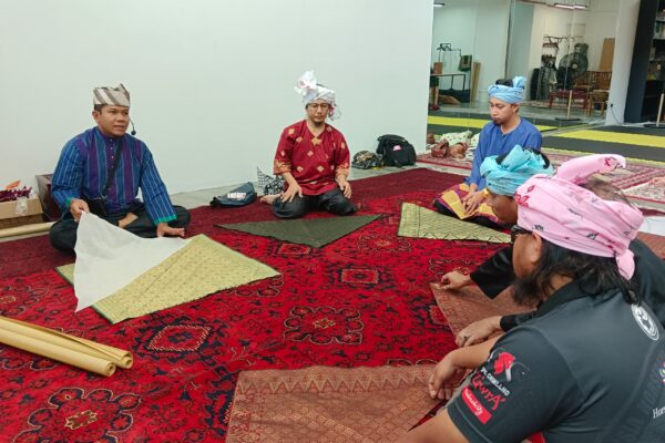 panah-lagendBENGKEL ASAS-LIPATAN DESTAR-PENGENALAN (10)