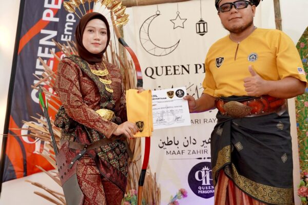 panah-lagenda-GRADUASI QUEEN PERSONA min (8)